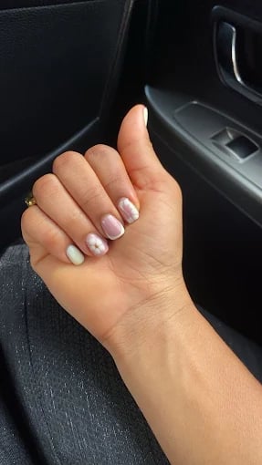 Elegant gel manicure in nude tones