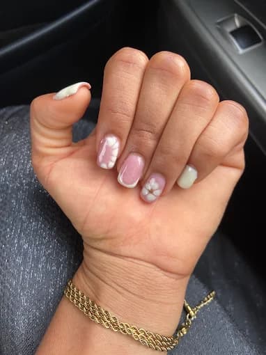 Luxury nail art design 4